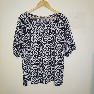 Buckhead Betties X-Large Abstract Print Blouse-Keyhole Detail-Lightweight-Batik